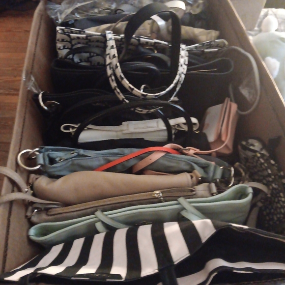 Live Listing for Items - Picture 3 of 4